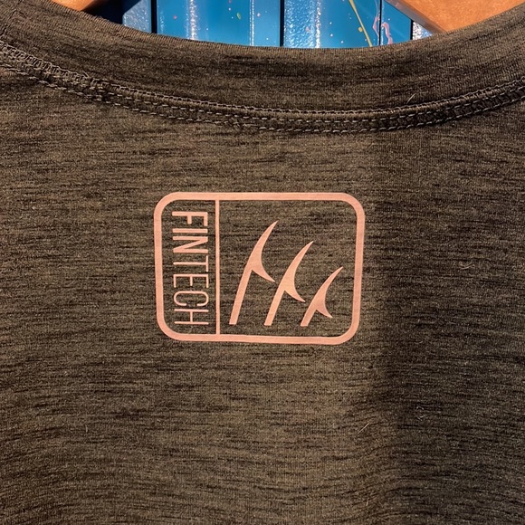 🍁❄️FinTech. XL. Long sleeve Top. UV Pullover. M123 - Picture 5 of 5